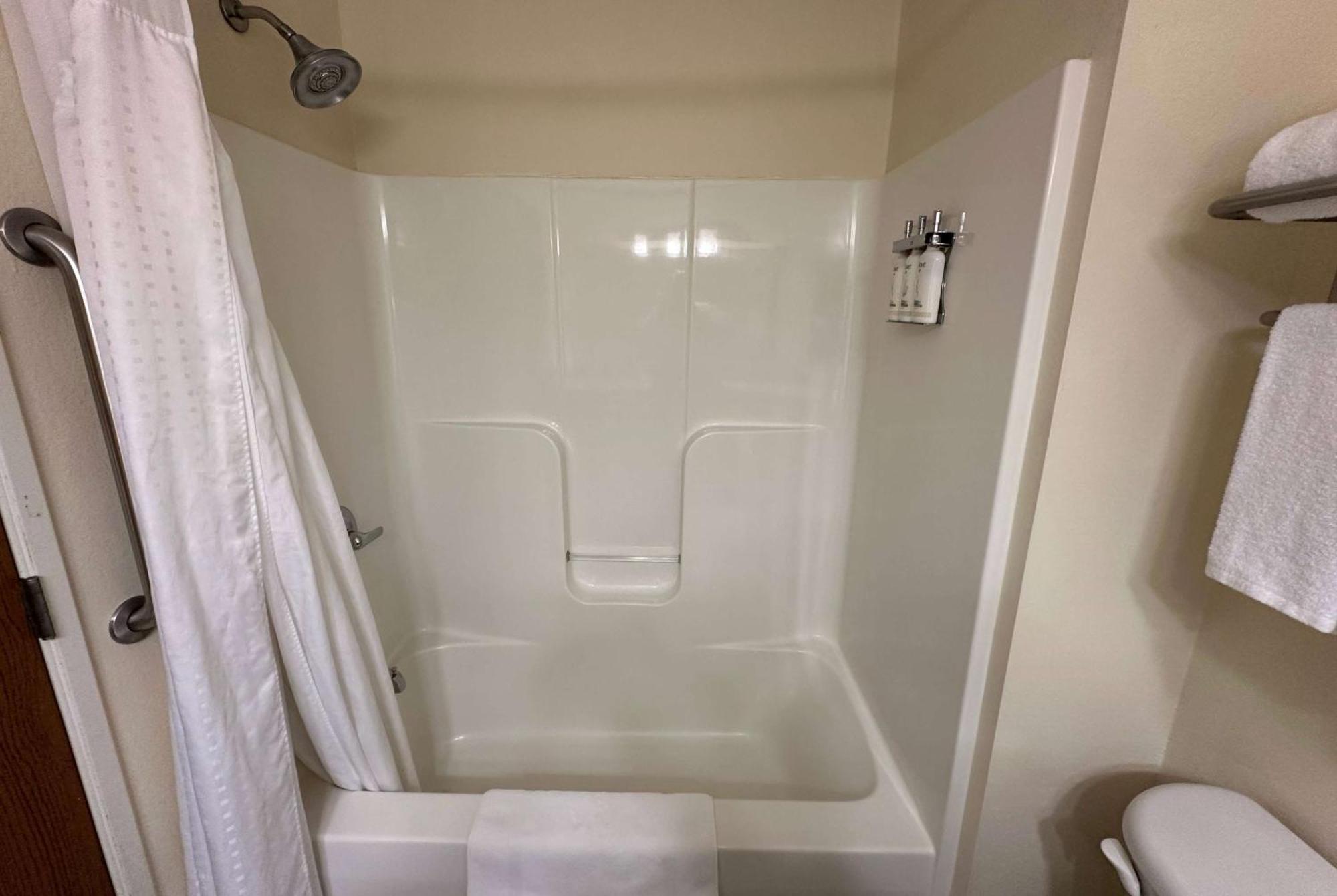 Wingate By Wyndham 2* Newell
