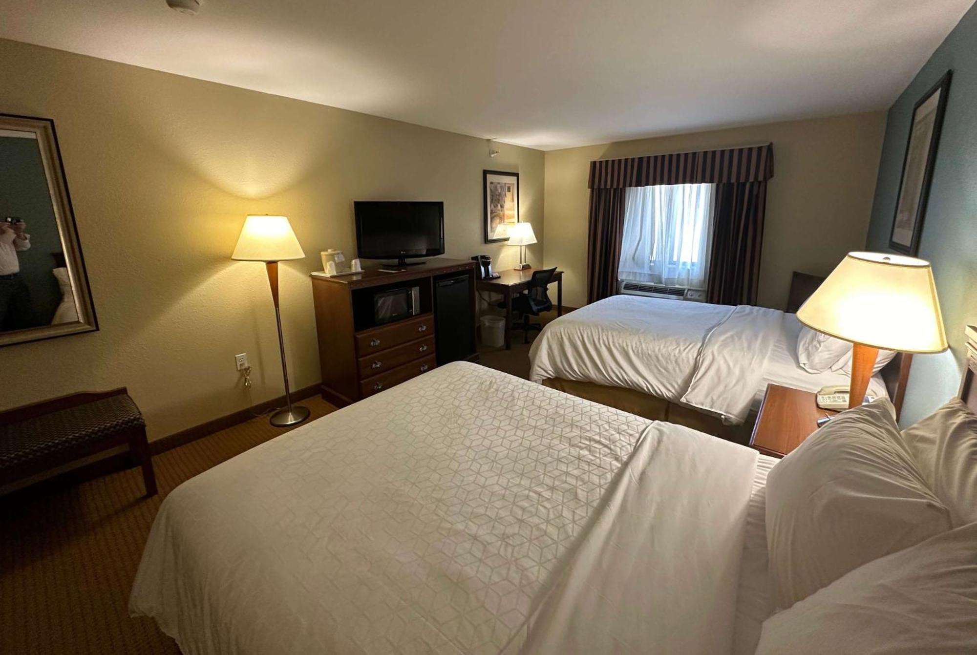 Wingate By Wyndham Hotel